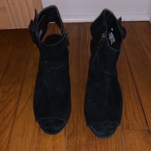 Black velvet material booties